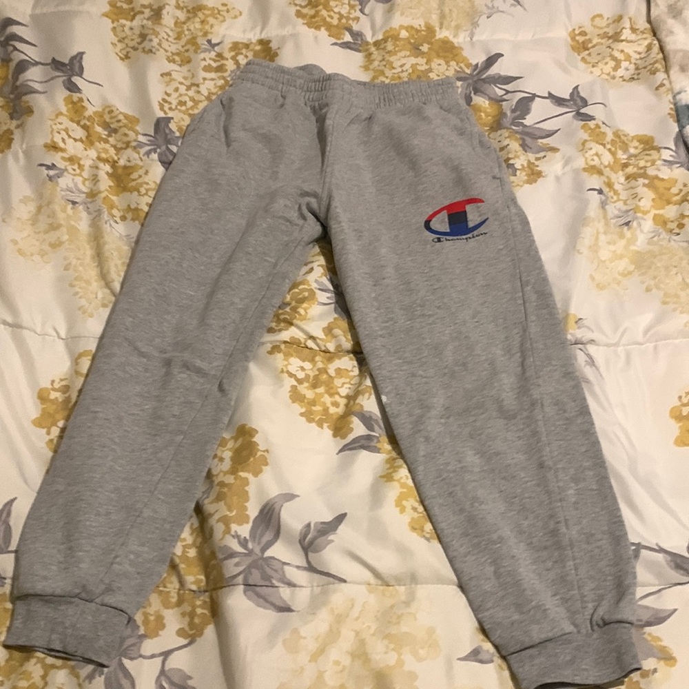 Champion boys SIZE M / GRAY SWEATS
